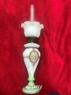 RARE! French Antique Oil Kerosene Victorian Lamp white Green gold Lamp Opaline