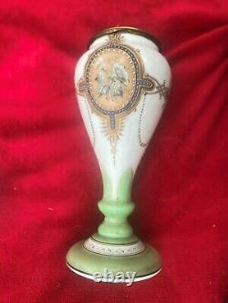 RARE! French Antique Oil Kerosene Victorian Lamp white Green gold Lamp Opaline