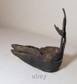 Rare antique 18th century hand wrought iron double cruise Betty oil burning lamp