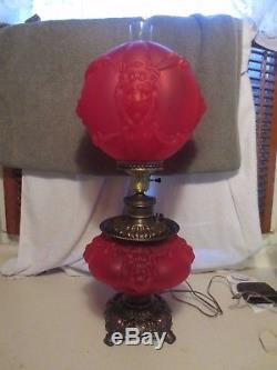 Red Satin Glass Puffy Lion Head GWTW Banquet Lamp Converted Oil To Electric