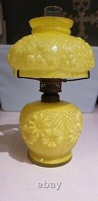 S1-286 antique Glass Miniature Oil Lamp