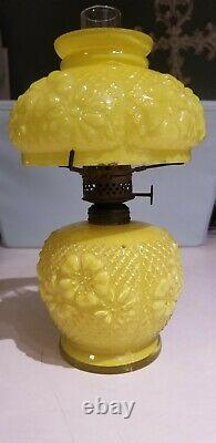 S1-286 antique Glass Miniature Oil Lamp