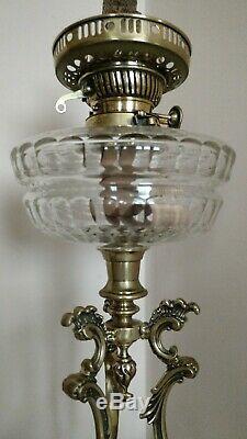 STUNNING VICTORIAN EVERED & Co OIL LAMP (PATENT SAFETY LOCK COLLAR)