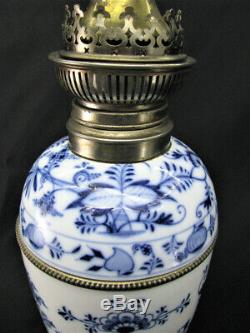 Signed Antique Meissen Porcelain Blue Onion Oil Lamp Electrified Exc Cond Works
