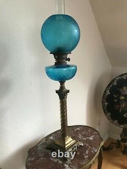 Superb original antique Victorian oil lamp with lovely shade and hand cut font