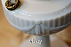Vintage Aladdin Alacite Tall Lincoln Drape Oil Lamp with NU-Type Model B Burner