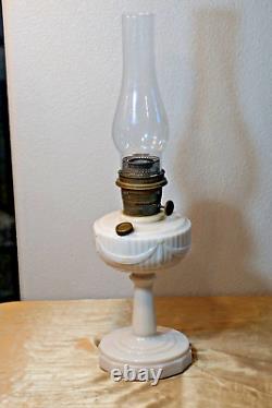 Vintage Aladdin Alacite Tall Lincoln Drape Oil Lamp with NU-Type Model B Burner