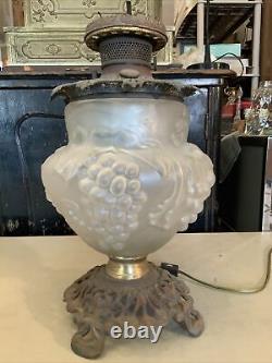 Vintage Antique Clear Frosted Oil Kerosene Grapes Vinyard Table Lamp Base Font